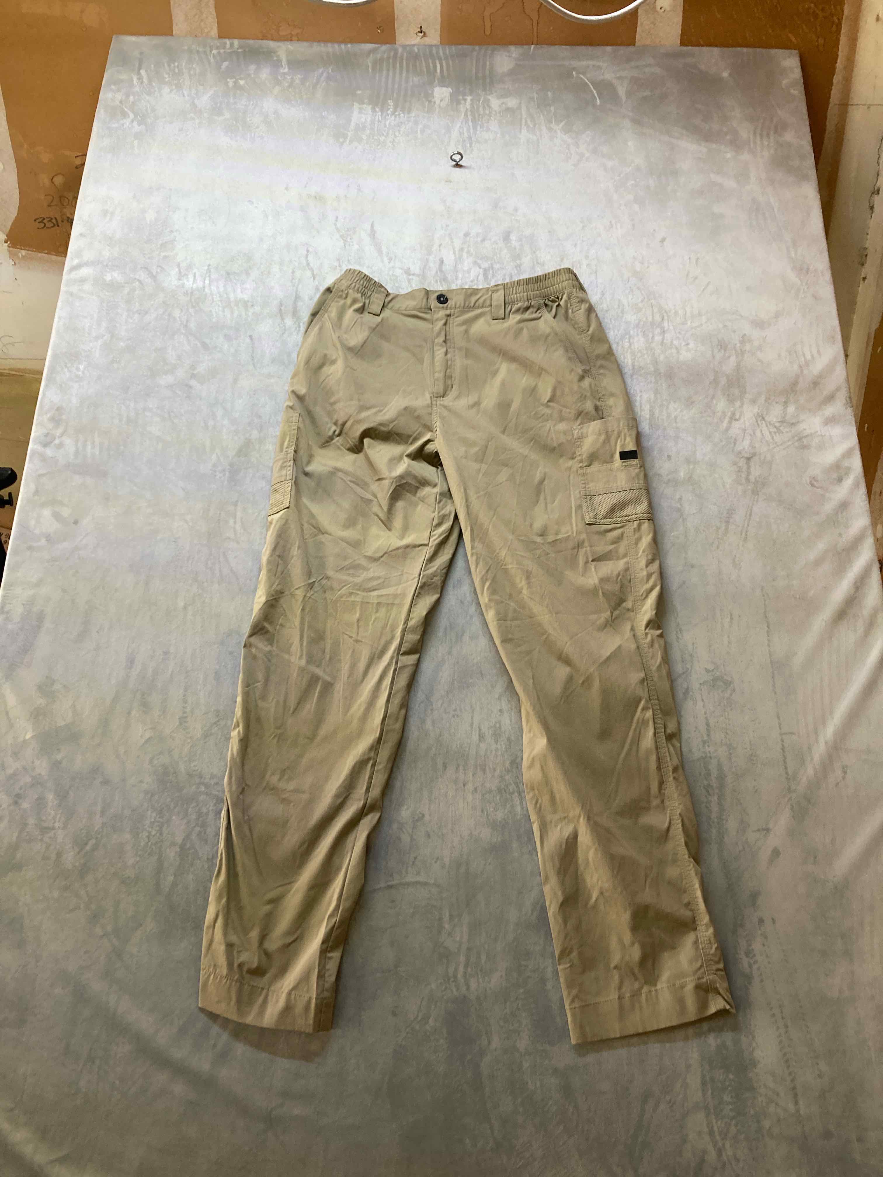 Magellan Outdoors Khaki Fishing/Cargo Pants - M